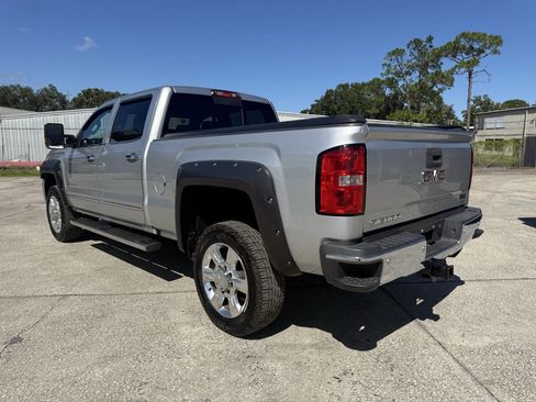 Used 2017 GMC Sierra 2500 SLT w/ Driver Alert Package image 16