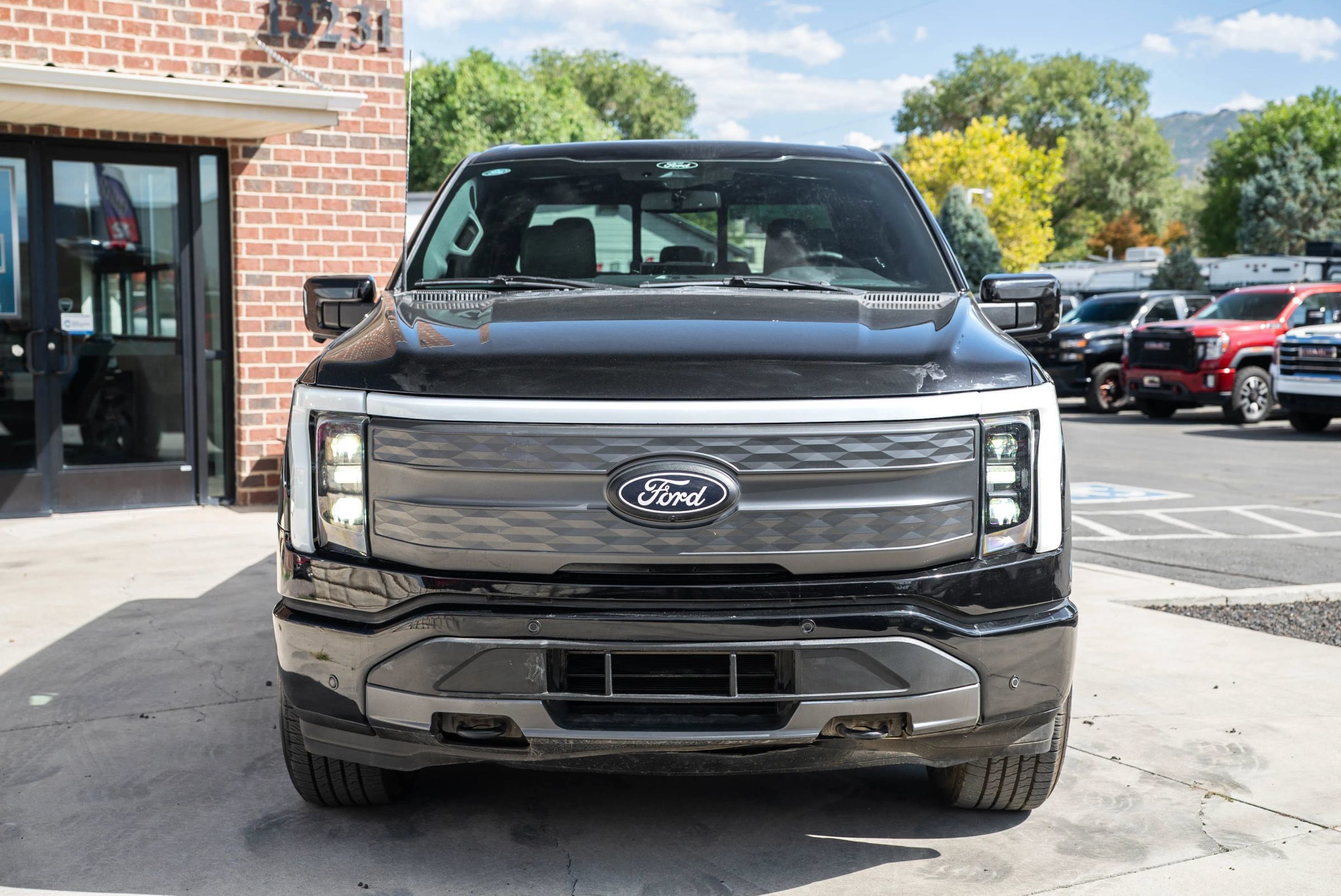 Used 2025 Ford F150 Lightning Lariat AWD/4WD image 2