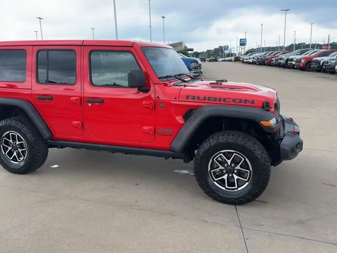 Used 2025 Jeep Wrangler Unlimited Rubicon AWD/4WD image 9