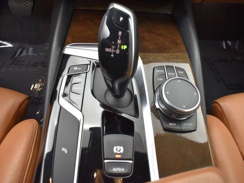 Used 2019 BMW 540i xDrive w/ Convenience Package AWD/4WD image 9