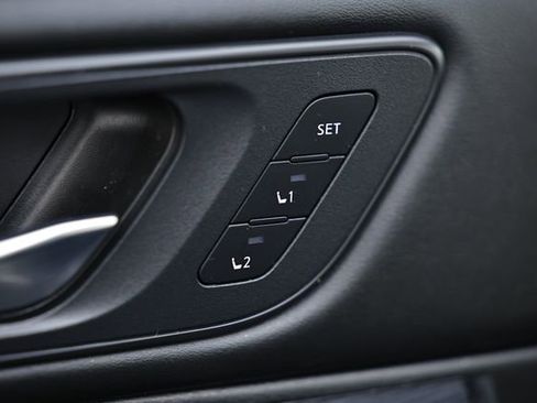 Used 2023 Nissan Rogue SL w/ SL Premium Package image 16