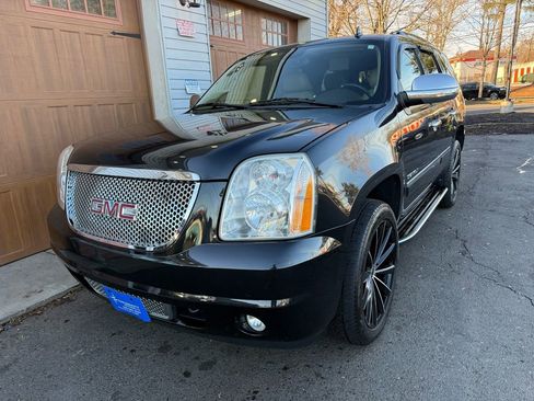 Used 2011 GMC Yukon Denali image 7