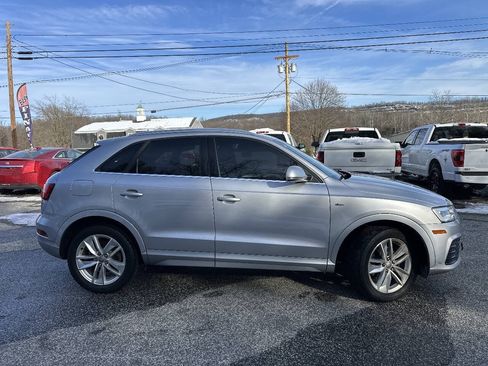 Used 2018 Audi Q3 2.0T Premium Plus w/ Premium Plus Package AWD/4WD image 5