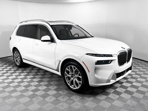 Used 2024 BMW X7 xDrive40i w/ Executive Package image 1