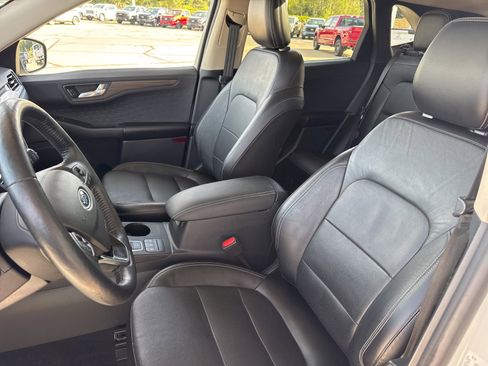 Certified 2020 Ford Escape Titanium w/ Titanium Premium Package 2.0 image 25