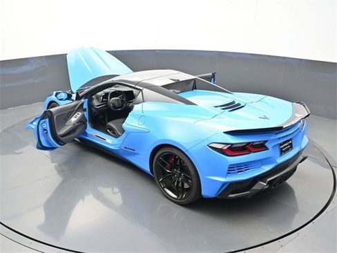 Used 2025 Chevrolet Corvette Z06 image 24