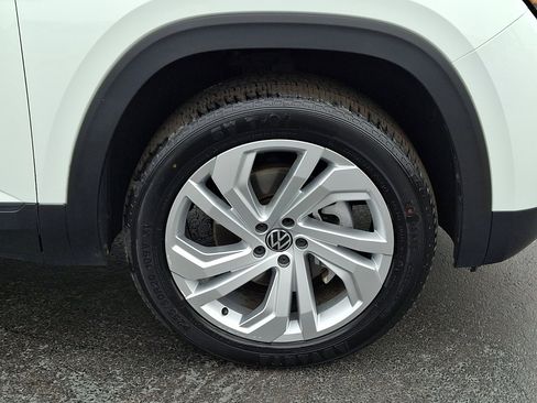 Certified 2023 Volkswagen Atlas SE image 8