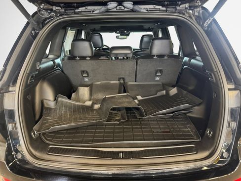 Used 2023 Jeep Grand Cherokee Altitude AWD/4WD image 25