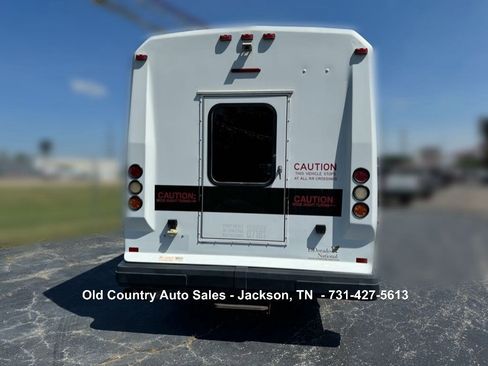 Used 2012 Ford F550 2WD Regular Cab Super Duty w/ Payload Upgrade Pkg image 4