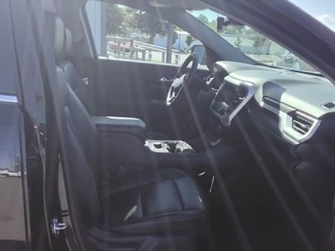 Used 2023 GMC Acadia SLT image 28