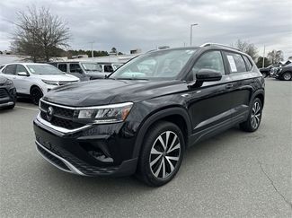 Used 2023 Volkswagen Taos SE w/ Panoramic Sunroof Package video 1