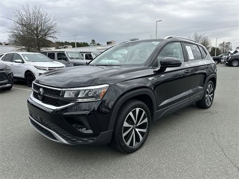 Used 2023 Volkswagen Taos SE w/ Panoramic Sunroof Package image 1