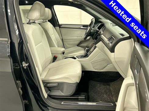 Used 2022 Volkswagen Tiguan SE R-Line image 17