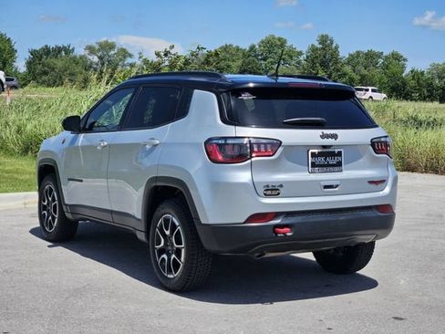 Used 2024 Jeep Compass Trailhawk AWD/4WD image 5