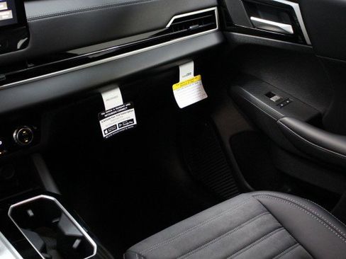 New 2025 Mitsubishi Outlander SE image 22