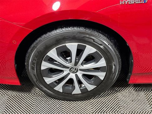 Certified 2022 Toyota Prius LE image 27