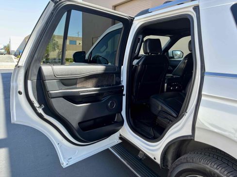 Used 2019 Ford Expedition Limited w/ Equipment Group 301A AWD/4WD image 42
