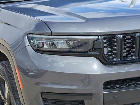 Used 2023 Jeep Grand Cherokee L Laredo image 8