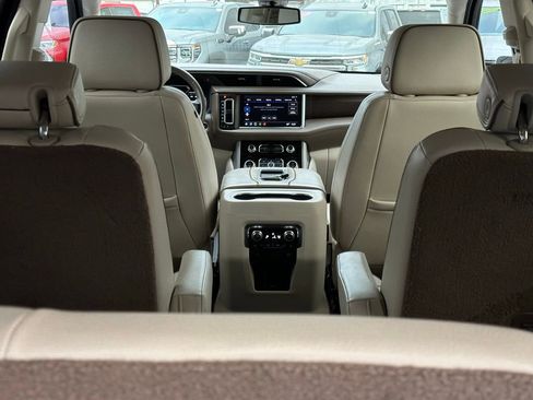 Used 2021 GMC Yukon Denali image 10