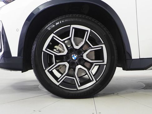 Used 2025 BMW X1 xDrive28i w/ Convenience Package AWD/4WD image 5