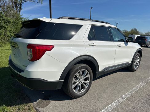 Used 2022 Ford Explorer XLT w/ Equipment Group 202A image 11