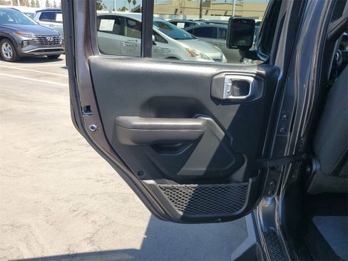 Used 2021 Jeep Wrangler Unlimited Sport image 14