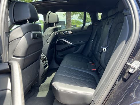 Used 2024 BMW X6 xDrive40i w/ Premium Package AWD/4WD image 31