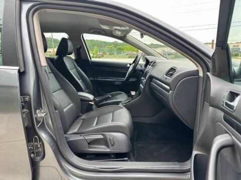 Used 2010 Volkswagen Jetta TDI FWD image 10