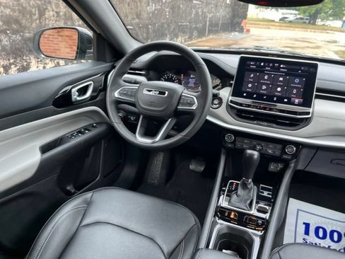 Used 2025 Jeep Compass Limited AWD/4WD image 24