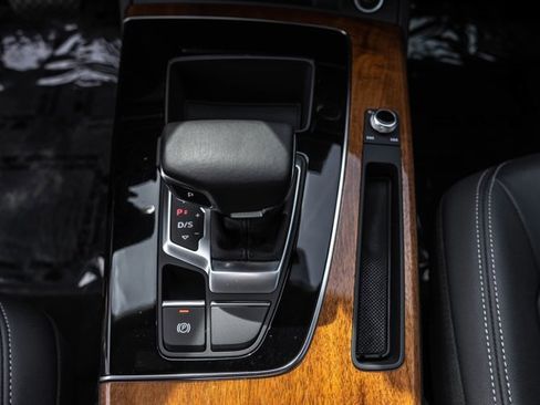 Certified 2021 Audi Q5 Premium w/ Convenience Package AWD/4WD image 19