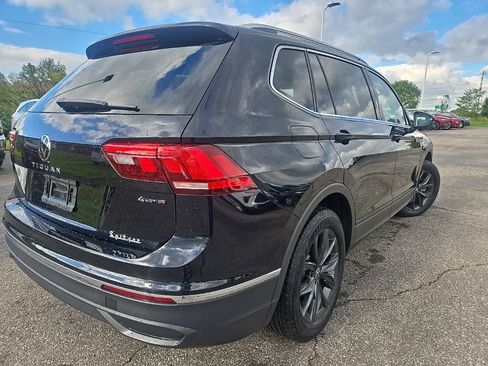 Used 2024 Volkswagen Tiguan SE AWD/4WD image 5