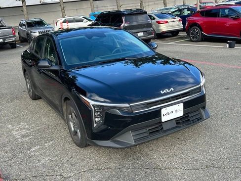 Certified 2025 Kia K4 LXS image 7