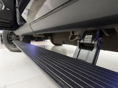 Used 2023 Chevrolet Suburban RST w/ Sport Performance Package image 10