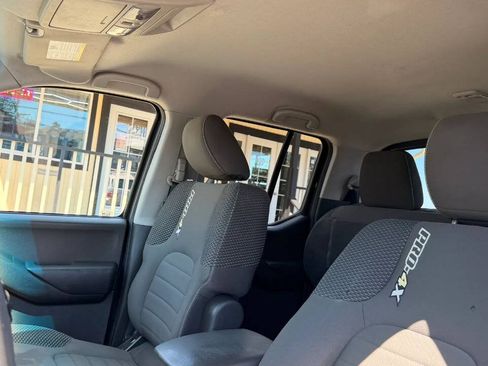 Used 2014 Nissan Frontier PRO-4X w/ Pro-4x Graphics Package AWD/4WD image 12