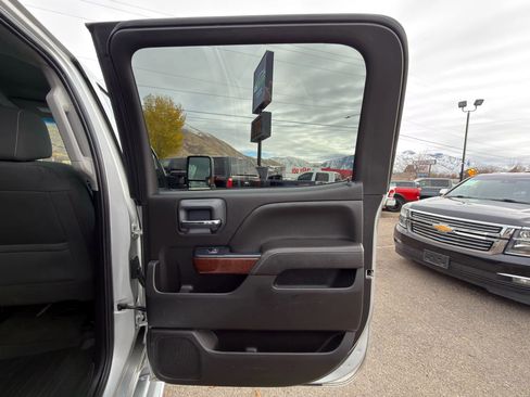 Used 2017 GMC Sierra 2500 SLE image 9