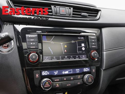 Used 2019 Nissan Rogue SV w/ Sun & Sound Touring Package AWD/4WD image 19