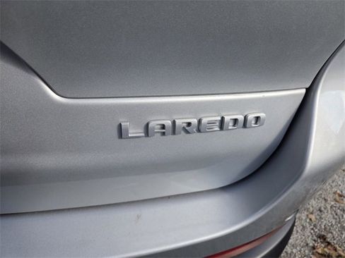 Certified 2025 Jeep Grand Cherokee L Laredo w/ Luxury Tech Group I image 5