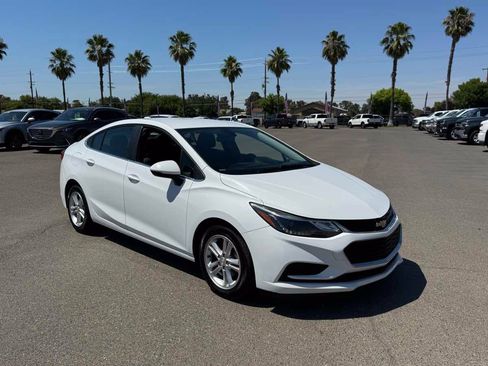 Used 2018 Chevrolet Cruze LT w/ LT Fleet Convenience Package FWD image 2
