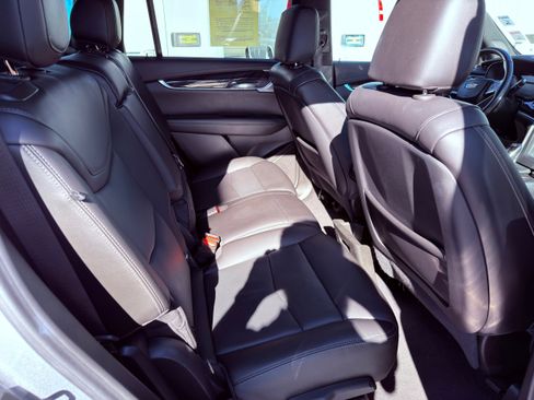 Used 2024 Cadillac XT6 Premium Luxury image 12
