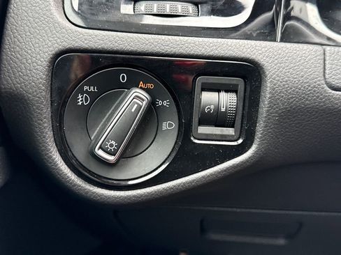 Used 2019 Volkswagen GTI Autobahn image 24