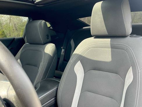 Used 2018 Chevrolet Camaro SS RWD image 30
