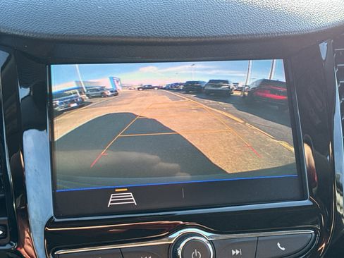 Certified 2022 Chevrolet Trax LT w/ LT Convenience Package image 19