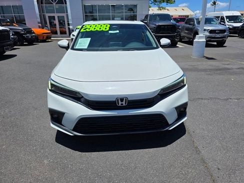 Used 2023 Honda Civic Touring image 2