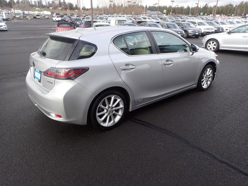 Used 2012 Lexus CT 200h Premium w/ Premium Audio Pkg FWD image 5