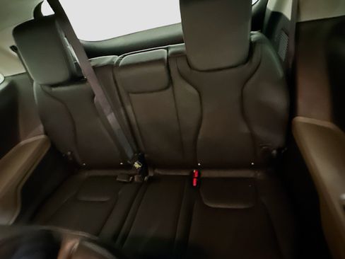 Used 2026 Kia Carnival FWD image 30