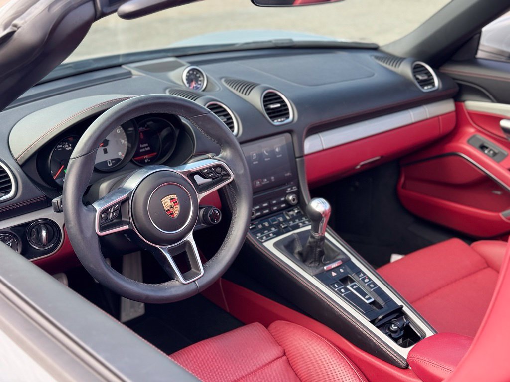 Used 2024 Porsche 718 Boxster S RWD image 8