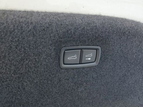 Used 2020 Porsche Taycan Turbo image 11