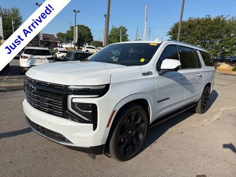 Used 2026 Chevrolet Suburban High Country AWD/4WD image 8