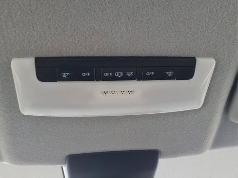 Used 2020 Nissan Kicks SR w/ SR Premium Package image 23