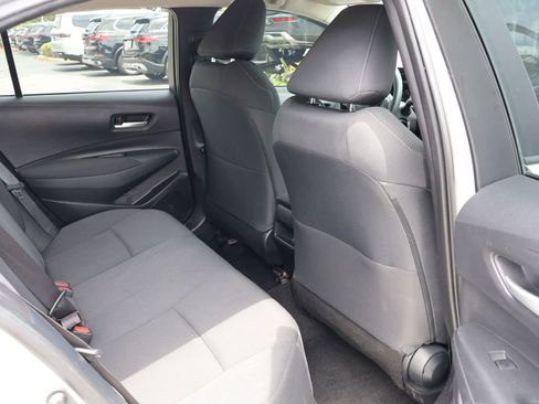 Used 2021 Toyota Corolla LE FWD image 32